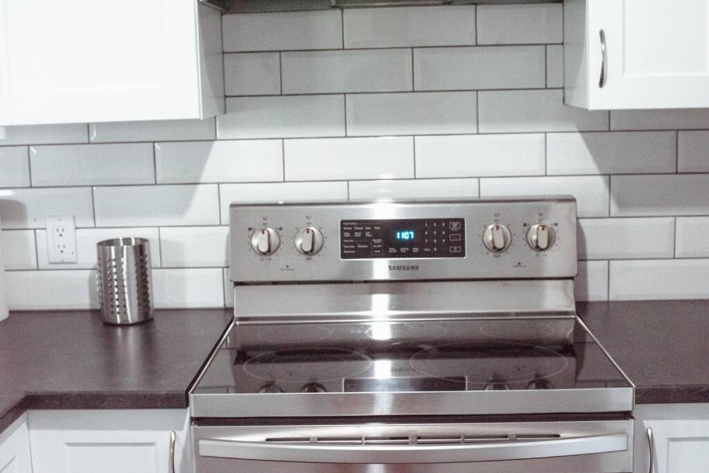 Spacieux Appartement De 3 Chambres Downtown Montreal Bagian luar foto